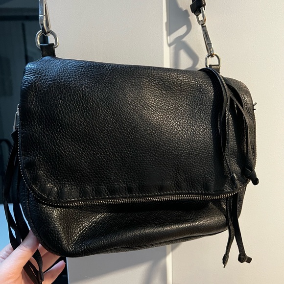 Roots genuine leather crossbody bag - Picture 2 of 5